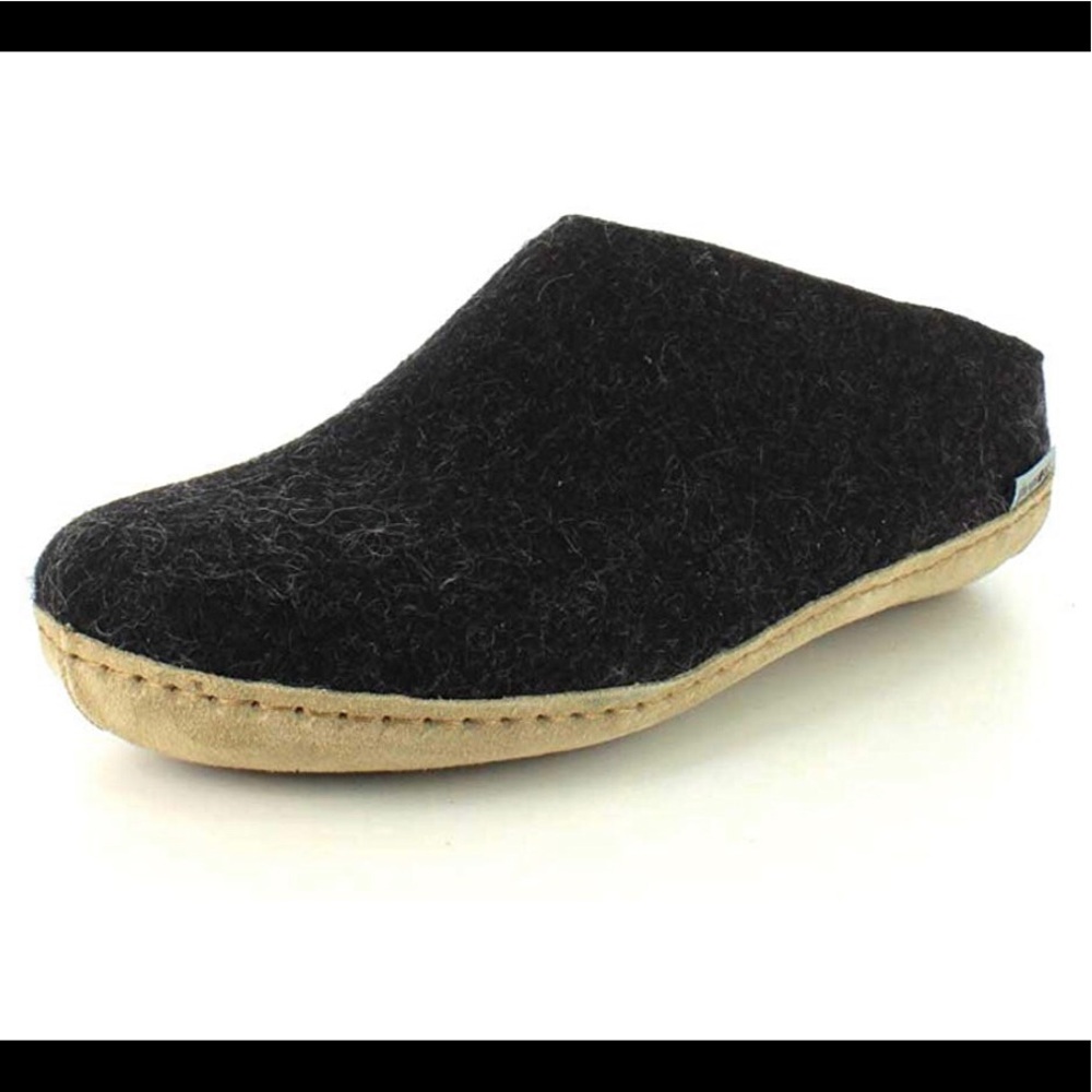 NIB Glerups unisex charcoal slippers
